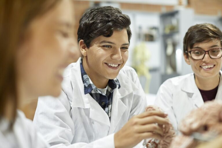 Pourquoi le MCAT est important au-delà des admissions à la faculté de médecine