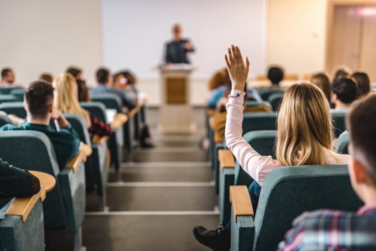 10 facultés de droit qui offrent le plus d&rsquo;aide pour les frais de scolarité
