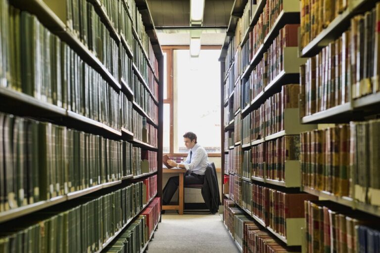 Les diplômes et certificats avancés aident-ils aux admissions à la faculté de droit ?