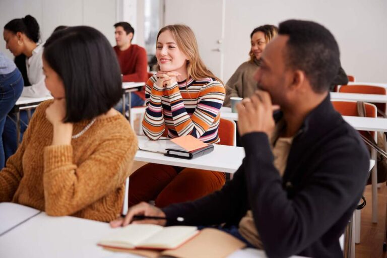 Comment trouver des bourses en tant qu&rsquo;étudiant de première génération |  Payer pour le collège