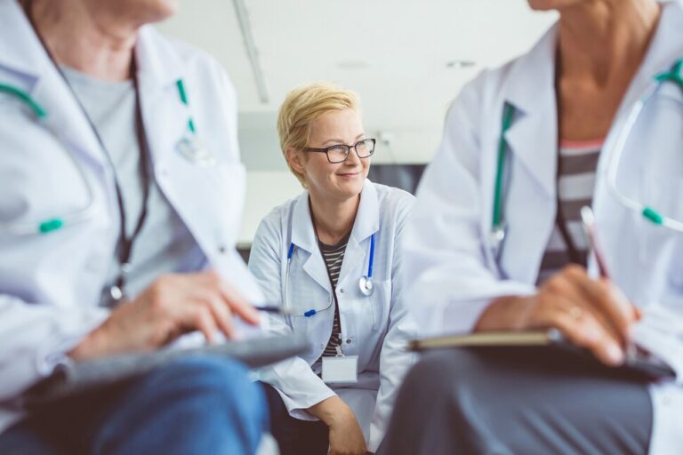 5 facteurs que les candidats aux facultés de médecine non traditionnelles devraient prendre en compte