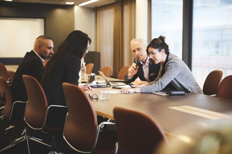 10 facultés de droit qui mènent à des emplois dans de grandes entreprises