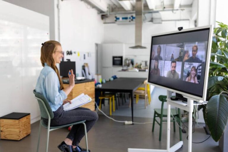 Ce que vous devez savoir pour devenir une majeure en communication et en études des médias