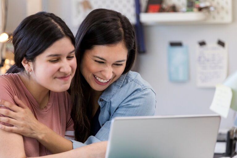 Les collèges s&rsquo;efforcent de rendre les lettres d&rsquo;attribution d&rsquo;aide financière plus claires |  Meilleurs collèges