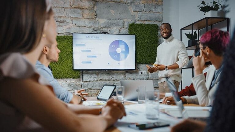 Comment devenir un stratège en marketing de croissance en 2024 ?
