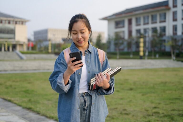 À quoi les étudiants peuvent-ils utiliser l’argent des bourses d’études