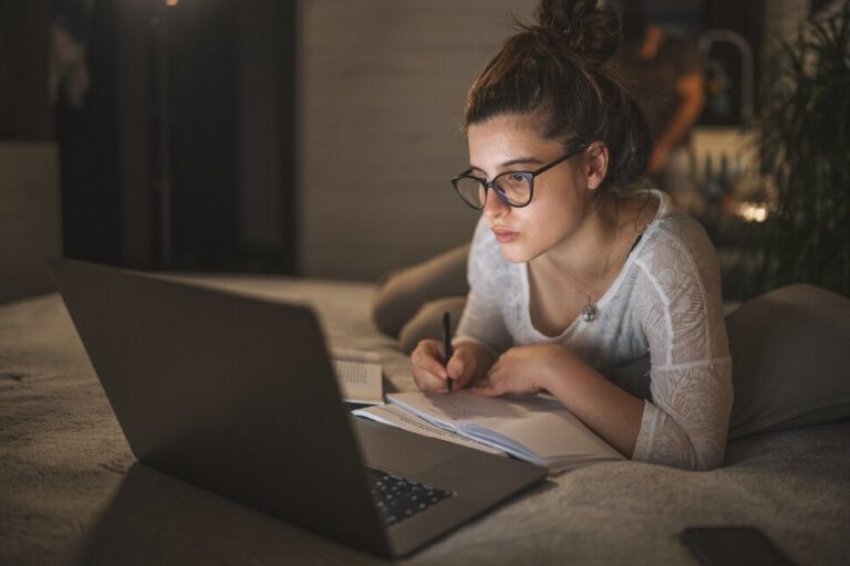 Conseils pour évaluer les coûts des collèges en ligne |  Meilleurs collèges