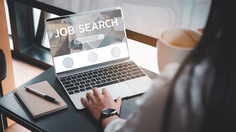 Utiliser les médias sociaux pour la recherche d’emploi en 2024