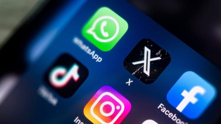 Comment devenir un gestionnaire de médias sociaux : un guide complet