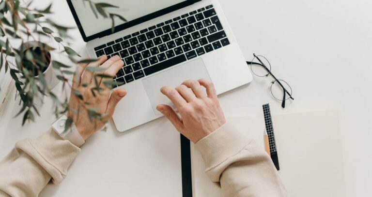 Offres d'emploi à l'international et bureau à domicile : consultez les opportunités d'emploi fin avril