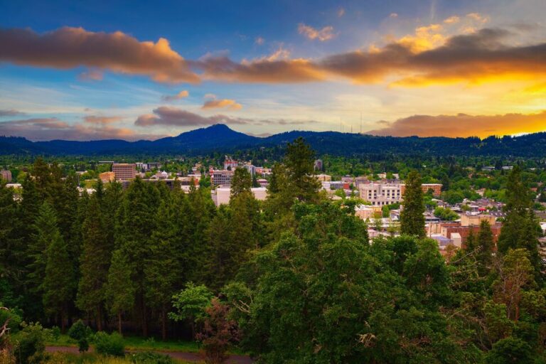 10 villes universitaires de la côte ouest |  Meilleurs collèges