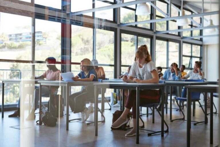 Certains collèges exigent à nouveau des résultats aux tests : ce que cela signifie pour les candidats |  Candidature au Collège