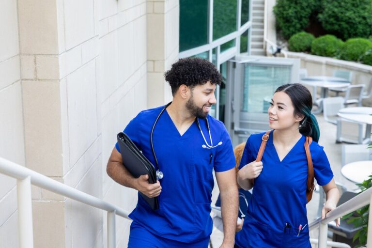 Comment les facultés de médecine améliorent l'accès aux minorités sous-représentées