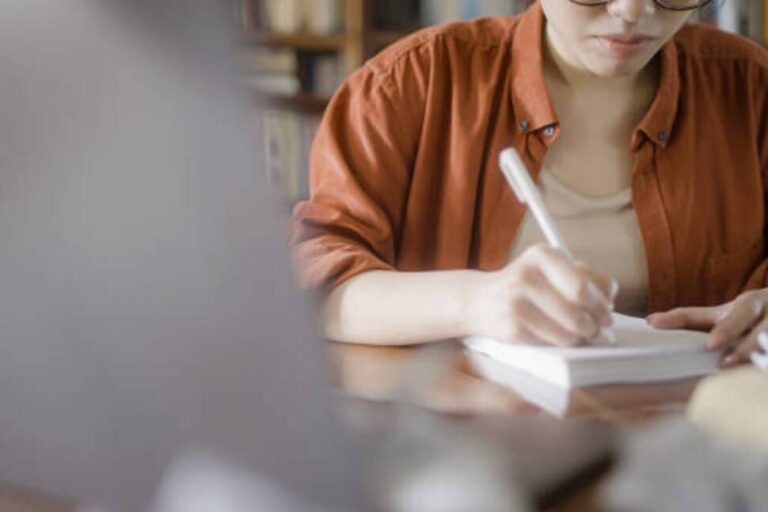 Essais de candidature à l'école de médecine secondaire : comment briller