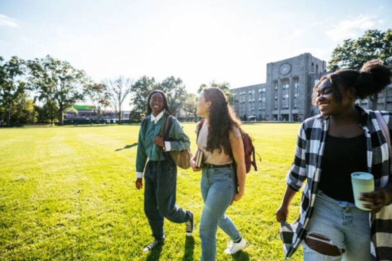 Journées des étudiants admis à l'université : ce qu'il faut savoir |  Meilleurs collèges