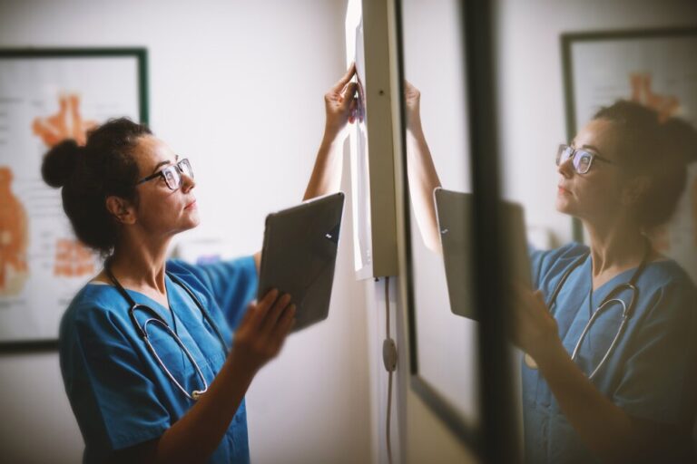 Ce que vous devez savoir pour devenir une majeure en soins infirmiers