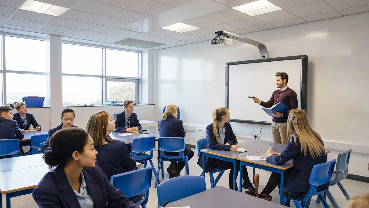 Plus de flexibilité pour les enseignants en bonne voie pour inverser la crise du recrutement
