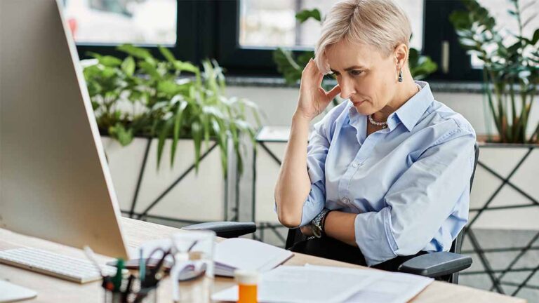 Le manque de soutien de la part des employeurs en matière de ménopause pousse toujours les femmes à démissionner