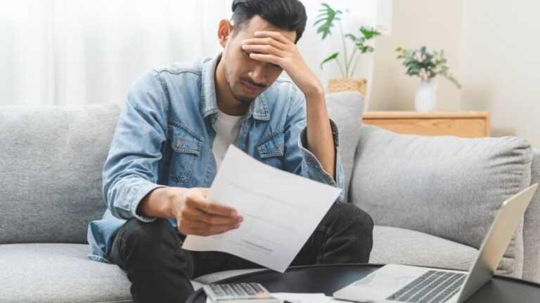 Le stress financier entraîne l'absentéisme, les RH n'agissant pas
