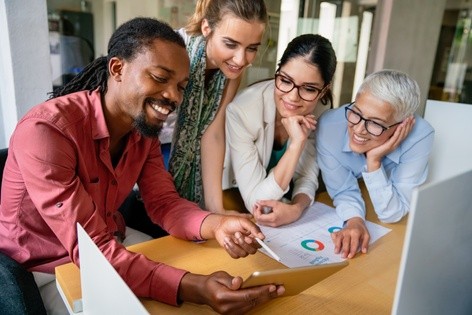 Qui embauche ? Ayez un impact avec les rôles de communication et de marketing