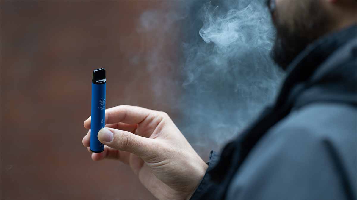 Un million de personnes qui n'ont jamais fumé vapotent désormais régulièrement – ​​étude