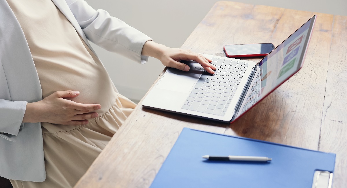 Une administratrice licenciée pour congé de maternité gagne 29 000 £