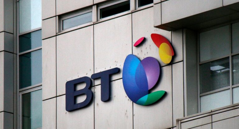 BT fait face à des coûts de 100 millions de livres sterling en raison des modifications du NI et du salaire minimum
