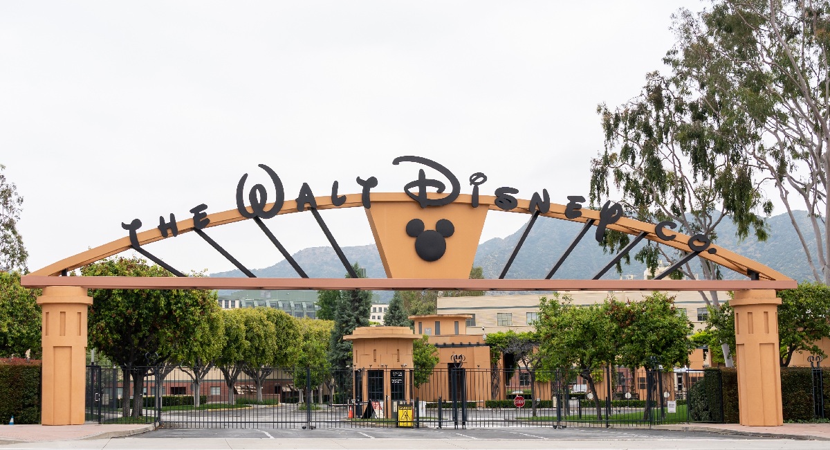 Disney accepte un accord de 43,3 millions de dollars sur la rémunération hommes-femmes