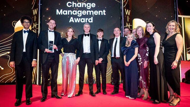Uje Awards 2025 Short Liste: Gestion du changement