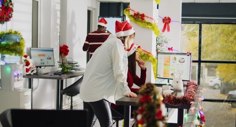 La moitié des travailleurs espèrent une prime saisonnière ou un cadeau du manager