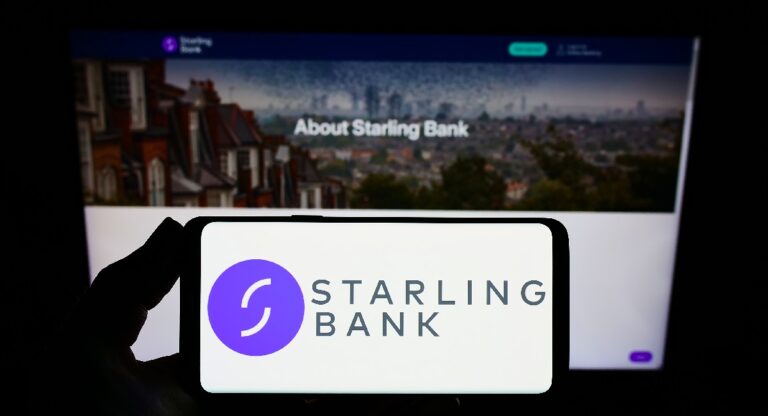 Les employés de Starling Bank démissionnent en raison des exigences du travail de bureau