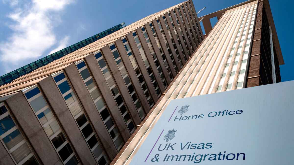 Les ministres lancent des mesures répressives contre les abus en matière de visa pour travailleurs migrants