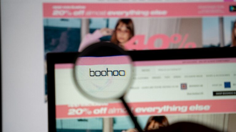 Boohoo va supprimer 200 emplois pour réduire ses dépenses