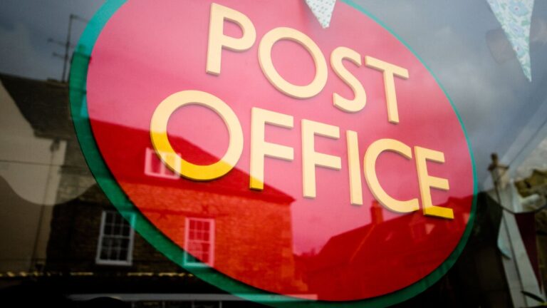 Enquête policière sur le scandale de la Poste pour attirer des employés, des avocats et des fonctionnaires