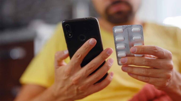 La moitié admettent s'auto-diagnostiquer leur santé en ligne – sondage