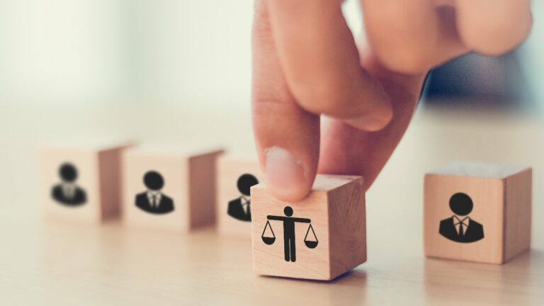 Les employeurs prennent des mesures concernant les indemnités de maladie et les congés parentaux avant la nouvelle législation