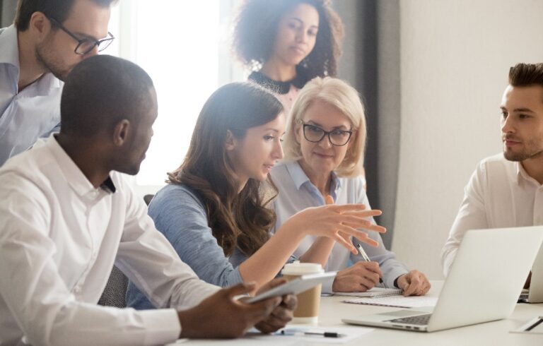 Les entreprises devraient évaluer leurs politiques DEI – et ne pas rétrograder