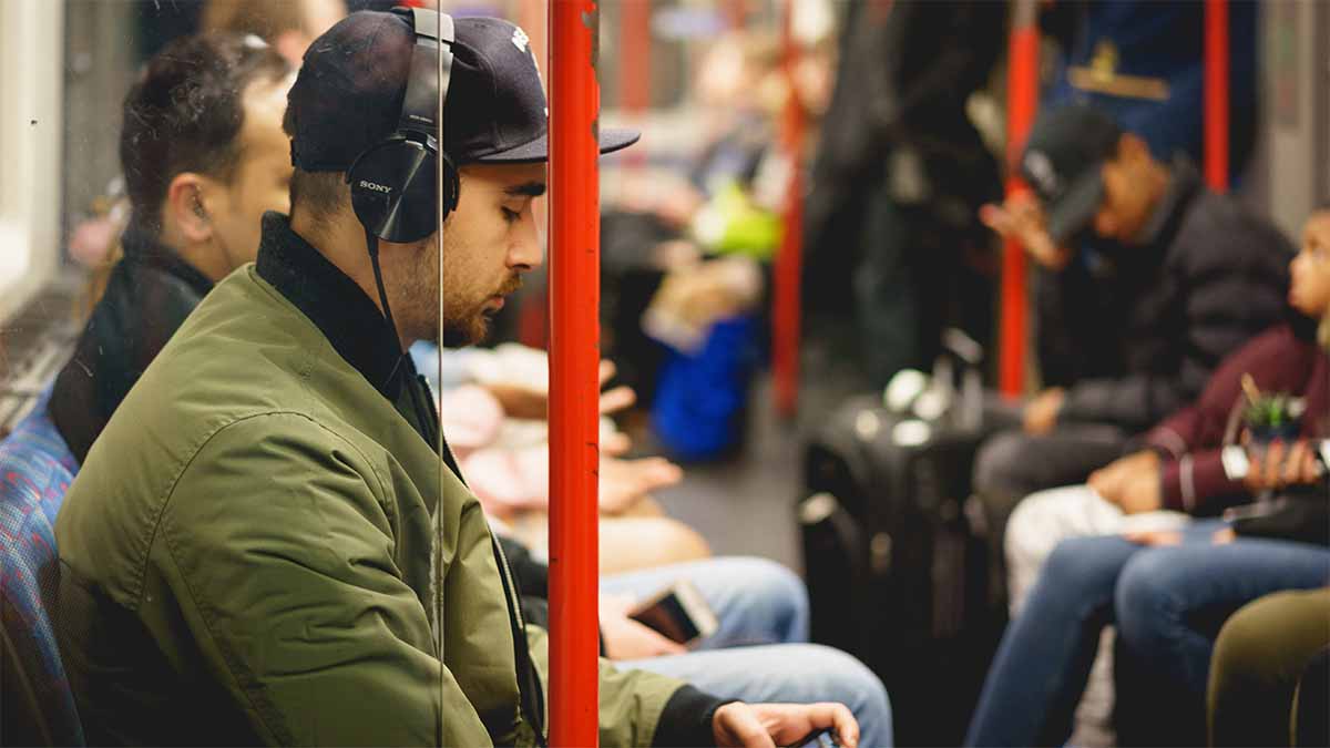 L’évolution des habitudes sociales oblige les OH à repenser les risques liés au bruit au travail