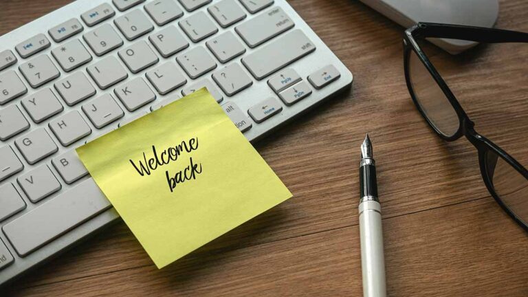 Retour au travail : comment empêcher les employés de se retrouver bloqués dans des ajustements « temporaires »