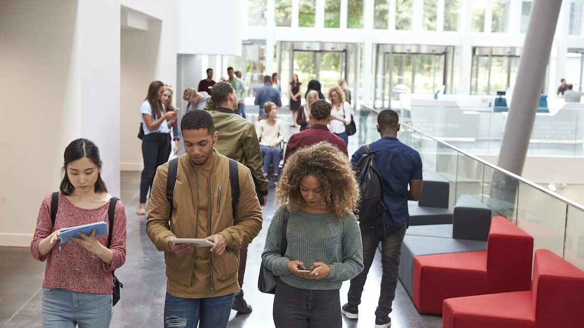 Comment les RH dans l’enseignement supérieur naviguent dans des eaux tumultueuses