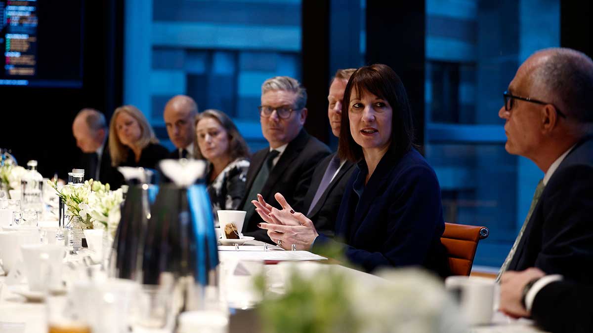 Gouvernement pour faciliter les restrictions de libération excédentaire de retraite DB