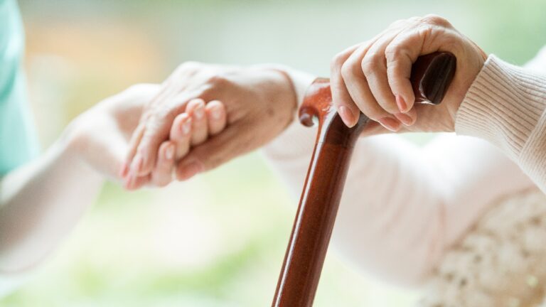 La loi sur le congé pour soins incite les employeurs à agir