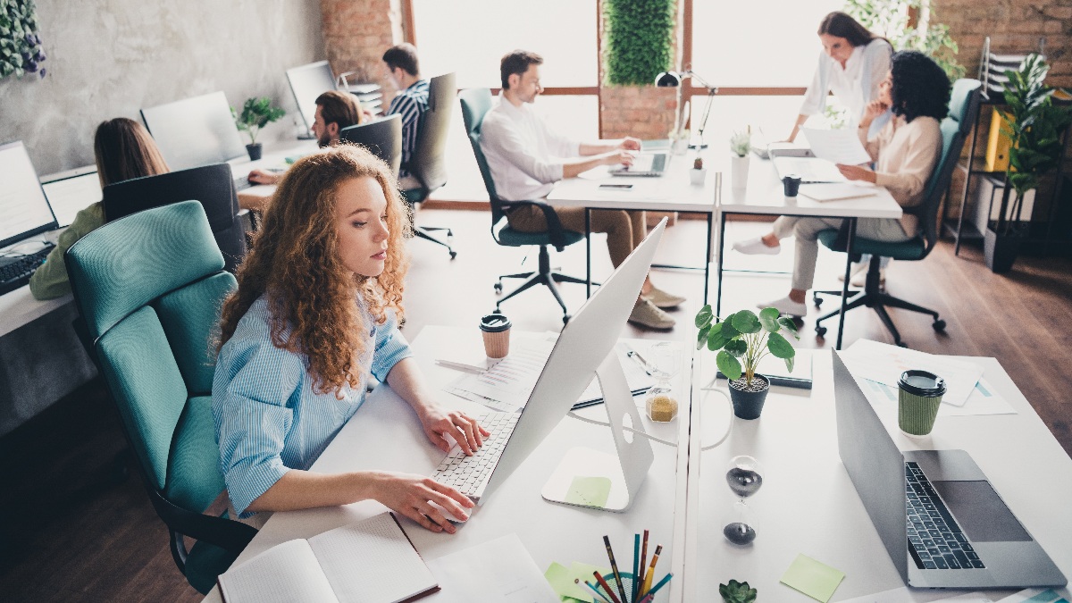 La présence au bureau liée au bien-être positif des employés