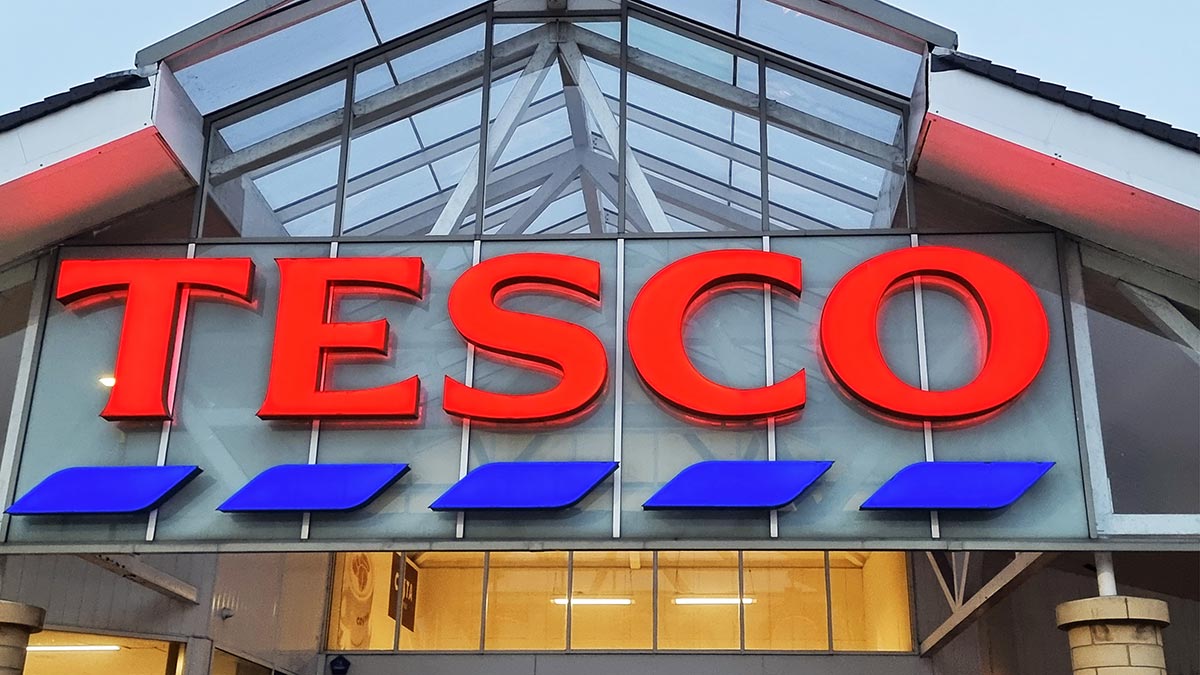 Tesco annonce des suppressions d'emplois dans les magasins et le siège social