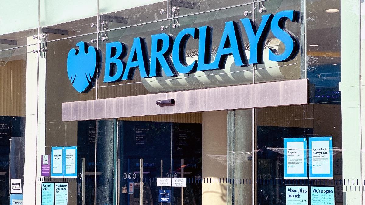 Barclays double les actions PDG de PDG et attribue des actions à 90 000 employés