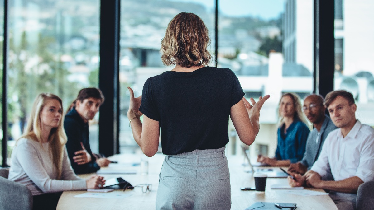 La représentation féminine sur les planches FTSE 100 s'élève à 43%