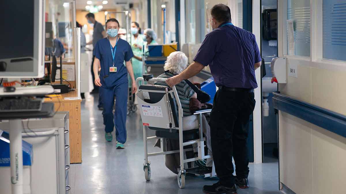 Le personnel du NHS de carrières précoces de plus en plus mécontent au travail