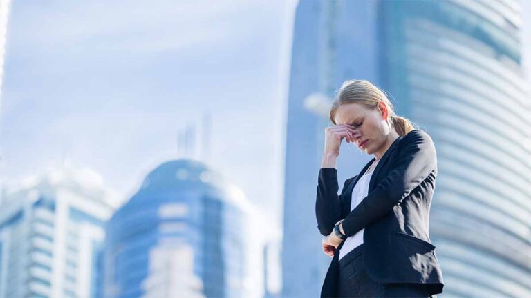 Les dirigeants financiers sont stressés et surchargés de travail – sondage