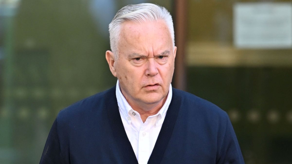 Huw Edwards «refuse» de rembourser le salaire reçu après l'arrestation
