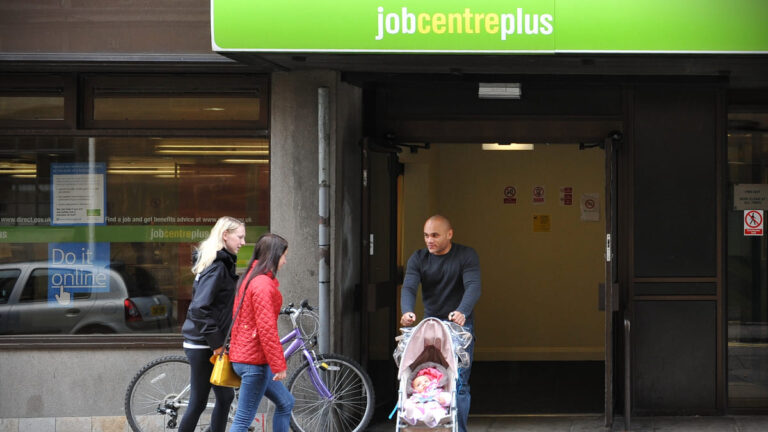 Jobcentres se bat contre la pénurie de coachs de travail